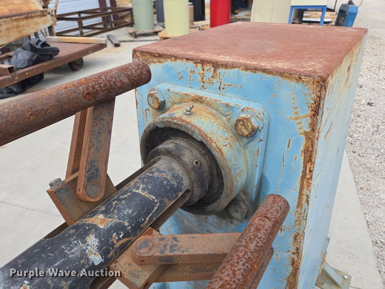 image for item EN3520 Metal decoiler