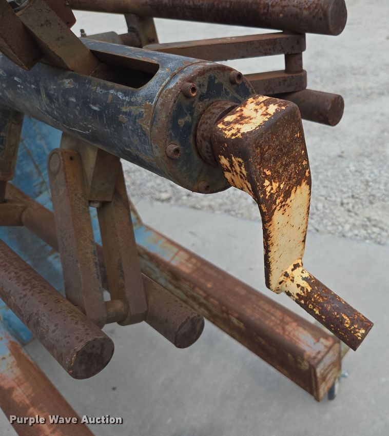 image for item EN3520 Metal decoiler