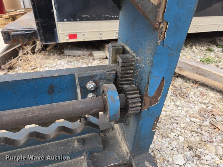 image for item EN3521 Panel shear