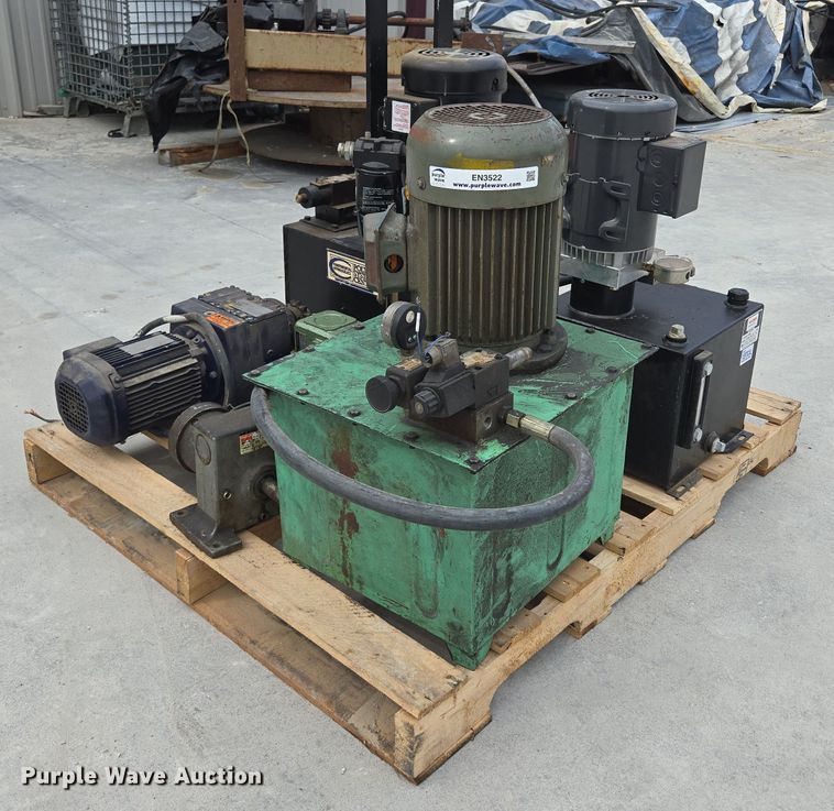 image for item EN3522 (3) pumps