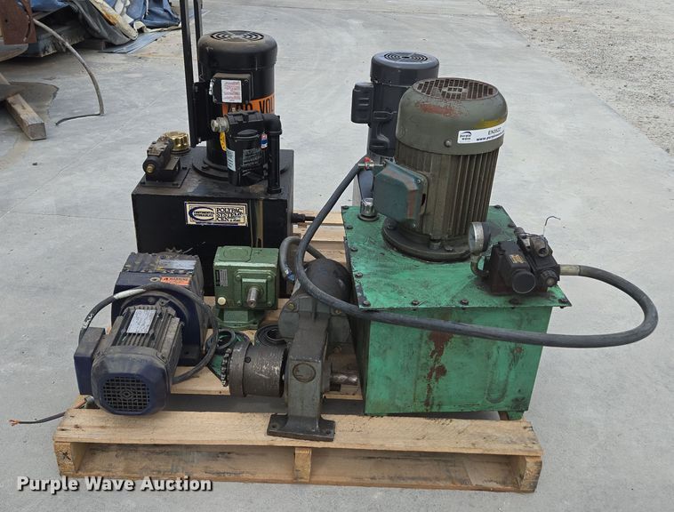 image for item EN3522 (3) pumps