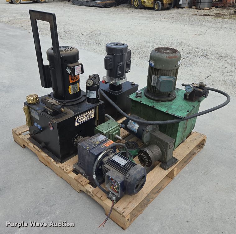 image for item EN3522 (3) pumps