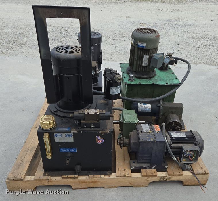 image for item EN3522 (3) pumps