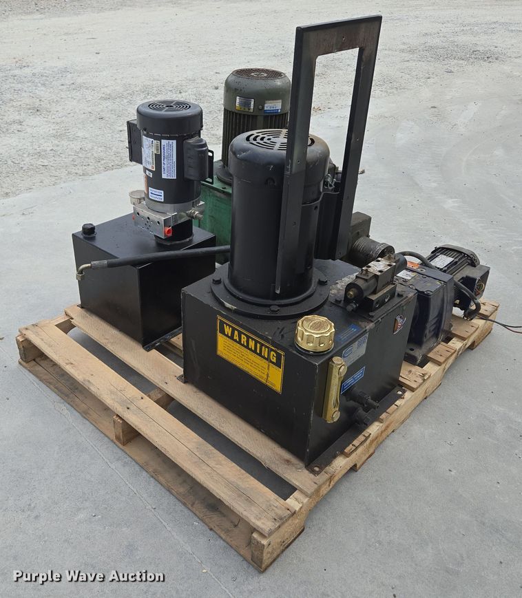 image for item EN3522 (3) pumps