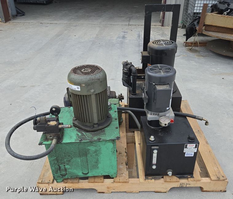 image for item EN3522 (3) pumps