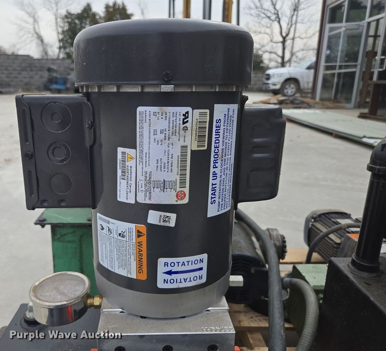 image for item EN3522 (3) pumps