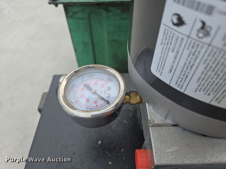 image for item EN3522 (3) pumps