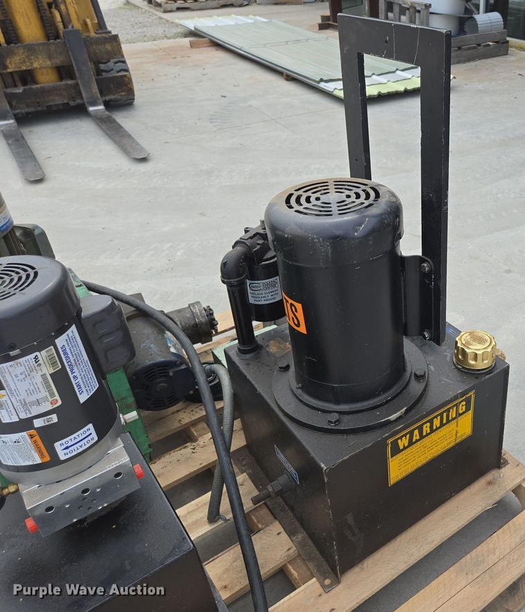 image for item EN3522 (3) pumps