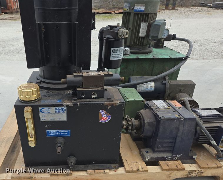 image for item EN3522 (3) pumps