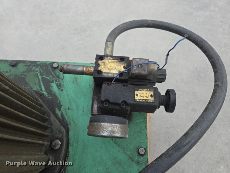 image for item EN3522 (3) pumps