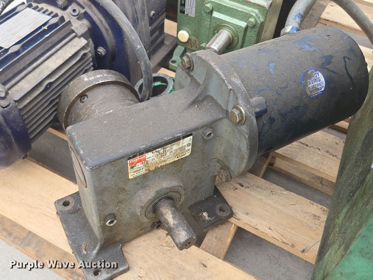 image for item EN3522 (3) pumps