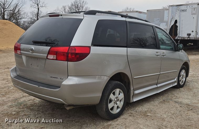 image for item EN3524 2004 Toyota Sienna LE handicap accessible van
