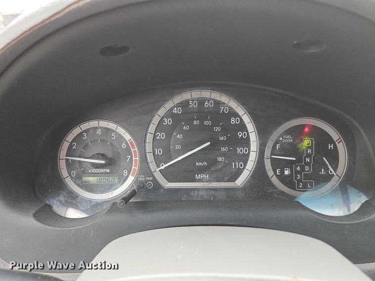 image for item EN3524 2004 Toyota Sienna LE handicap accessible van