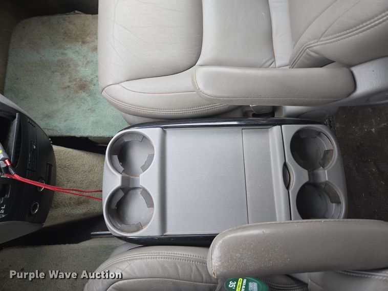 image for item EN3524 2004 Toyota Sienna LE handicap accessible van