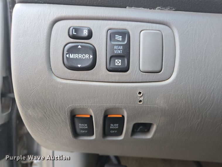 image for item EN3524 2004 Toyota Sienna LE handicap accessible van