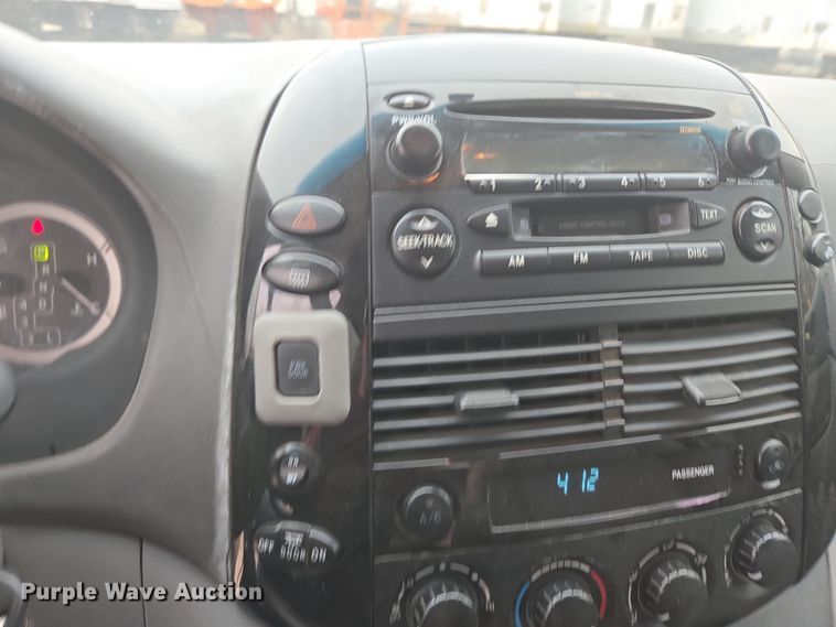 image for item EN3524 2004 Toyota Sienna LE handicap accessible van