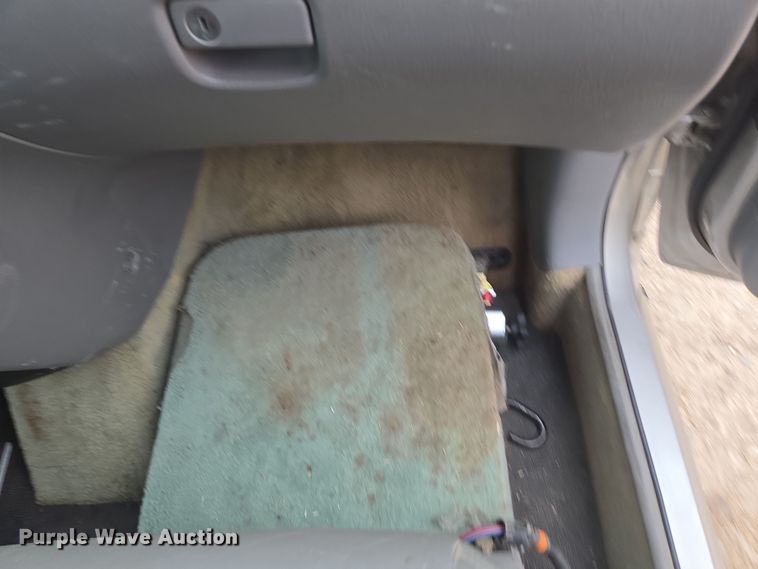 image for item EN3524 2004 Toyota Sienna LE handicap accessible van