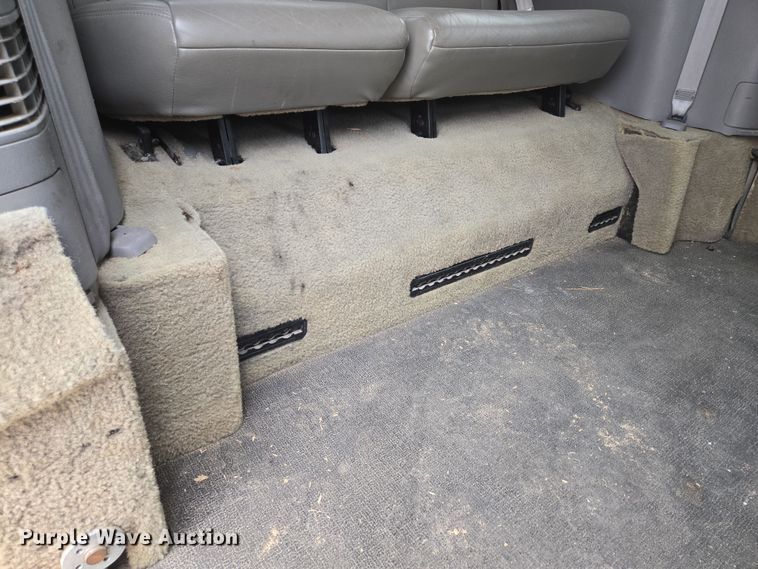 image for item EN3524 2004 Toyota Sienna LE handicap accessible van