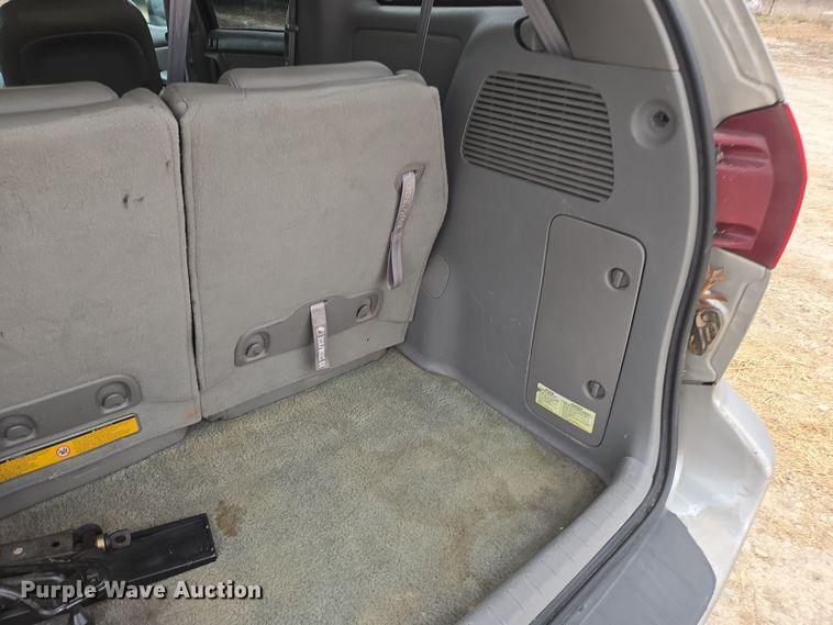 image for item EN3524 2004 Toyota Sienna LE handicap accessible van