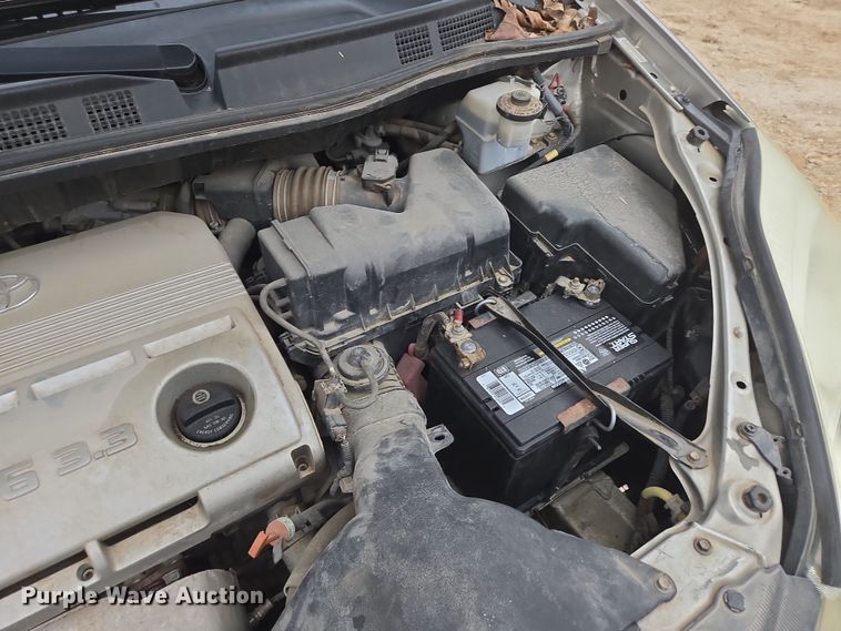 image for item EN3524 2004 Toyota Sienna LE handicap accessible van