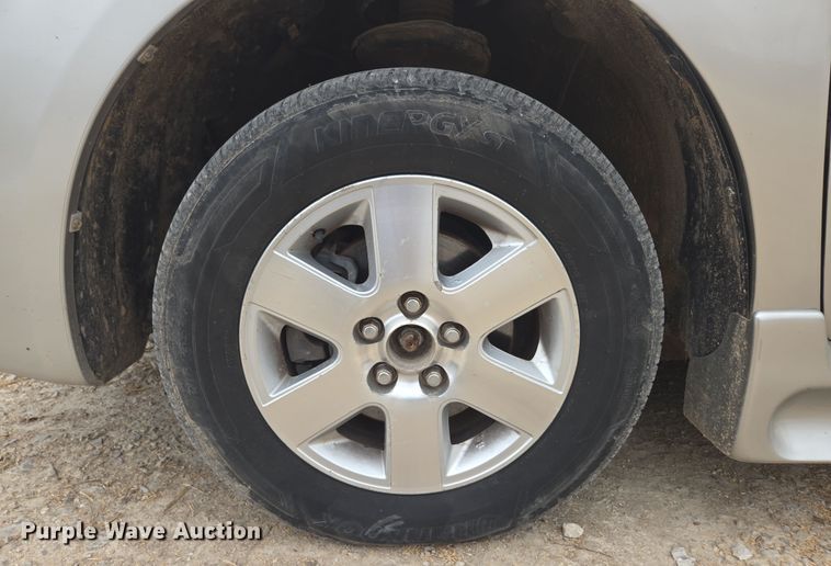 image for item EN3524 2004 Toyota Sienna LE handicap accessible van