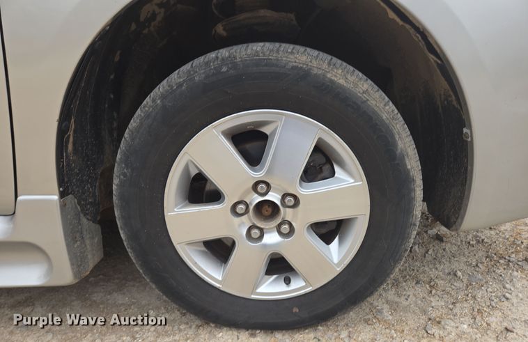 image for item EN3524 2004 Toyota Sienna LE handicap accessible van