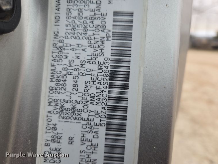 image for item EN3524 2004 Toyota Sienna LE handicap accessible van