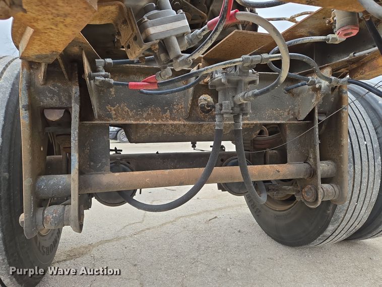 image for item EN8690 1989 Fruehauf EL FI trailer dolly