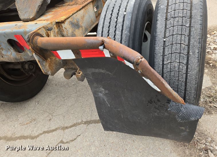 image for item EN8690 1989 Fruehauf EL FI trailer dolly