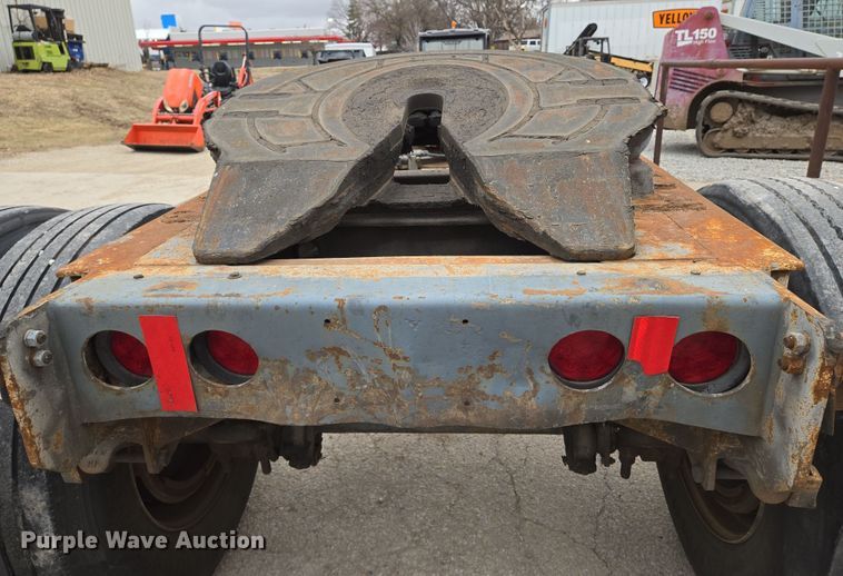 image for item EN8690 1989 Fruehauf EL FI trailer dolly