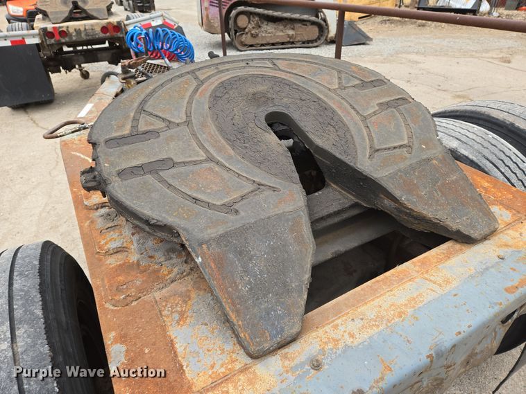 image for item EN8690 1989 Fruehauf EL FI trailer dolly