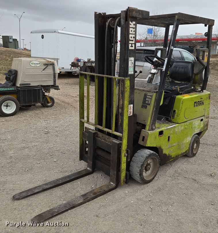 image for item EN8691 Clark C500-30 forklift