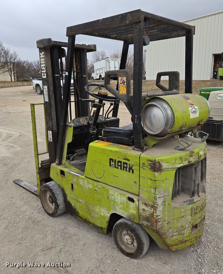 image for item EN8691 Clark C500-30 forklift
