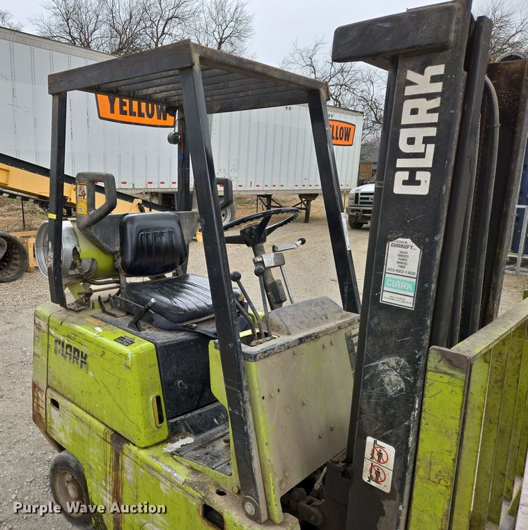 image for item EN8691 Clark C500-30 forklift