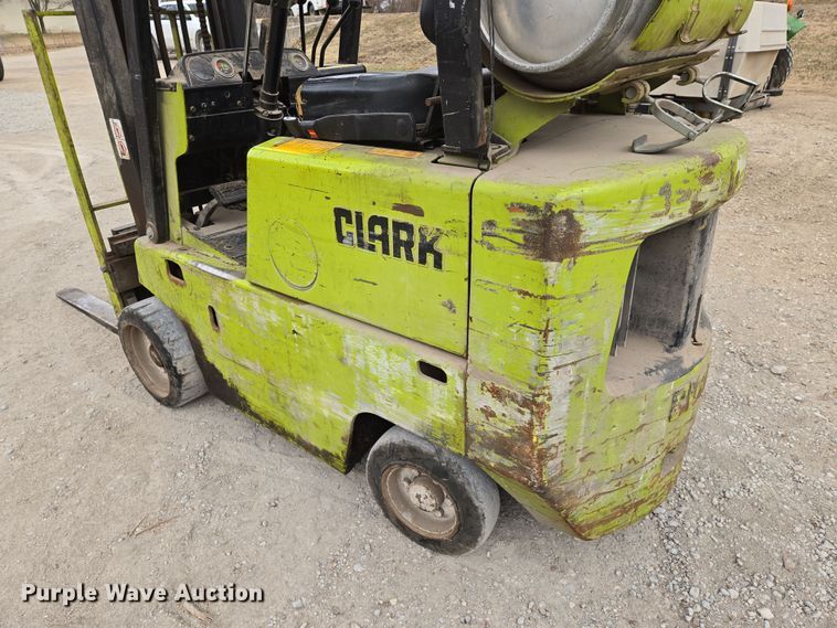 image for item EN8691 Clark C500-30 forklift