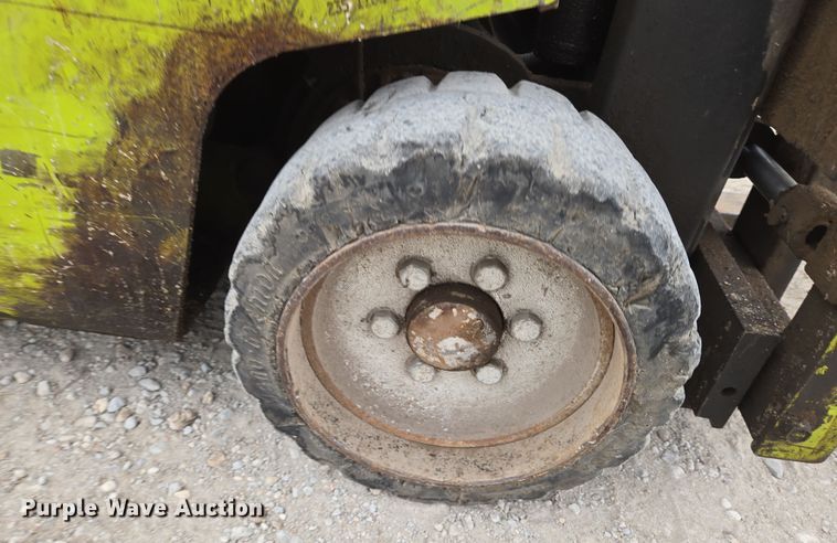image for item EN8691 Clark C500-30 forklift