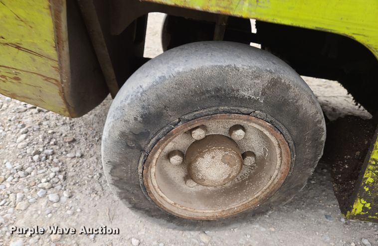 image for item EN8691 Clark C500-30 forklift