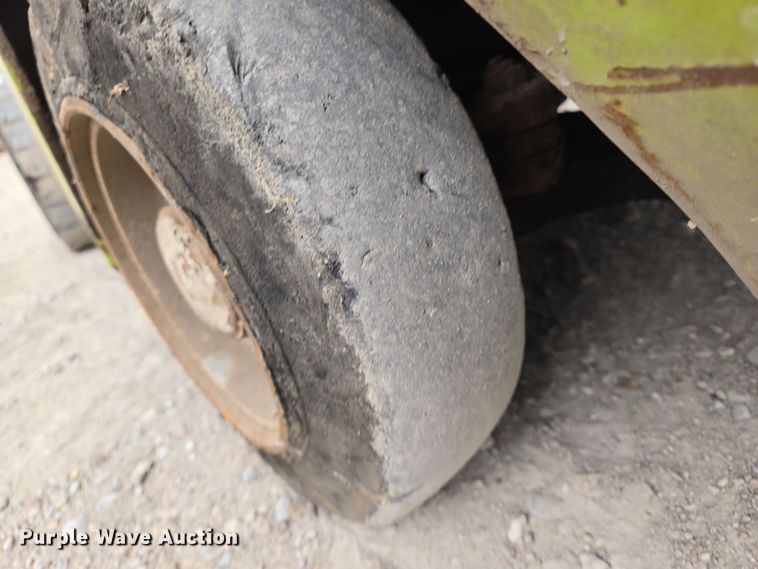 image for item EN8691 Clark C500-30 forklift