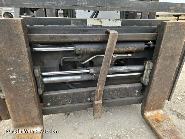 image for item EN8692 Nissan MCP1F2A20LV forklift