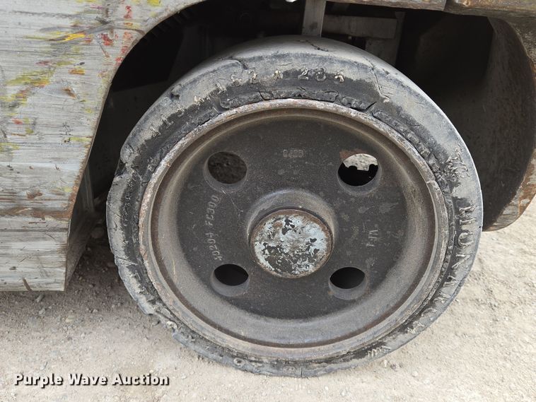 image for item EN8692 Nissan MCP1F2A20LV forklift