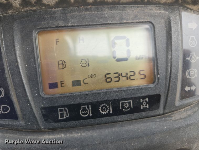 image for item EN8694 2014 Kubota RTV X900 utility vehicle