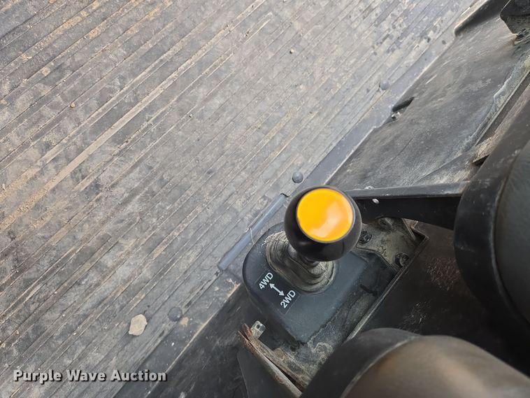 image for item EN8694 2014 Kubota RTV X900 utility vehicle