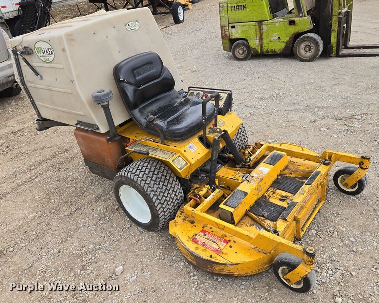 image for item EN8695 2000 Walker MDDGHS ZTR lawn mower