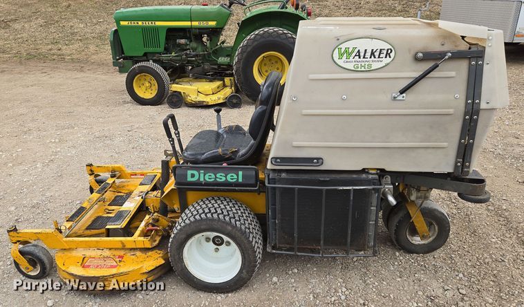 image for item EN8695 2000 Walker MDDGHS ZTR lawn mower