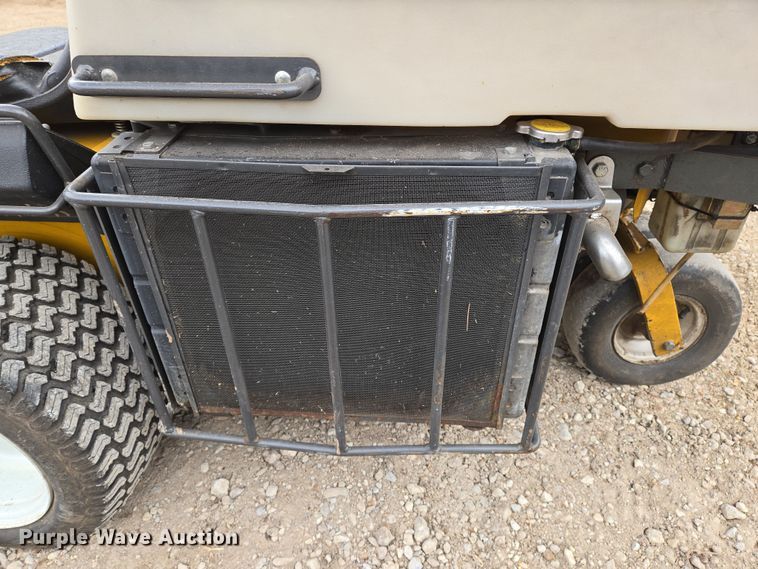 image for item EN8695 2000 Walker MDDGHS ZTR lawn mower