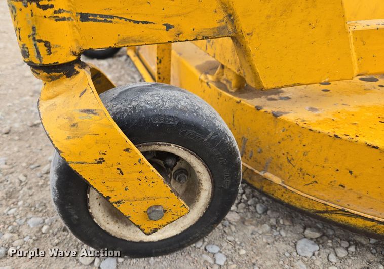 image for item EN8695 2000 Walker MDDGHS ZTR lawn mower