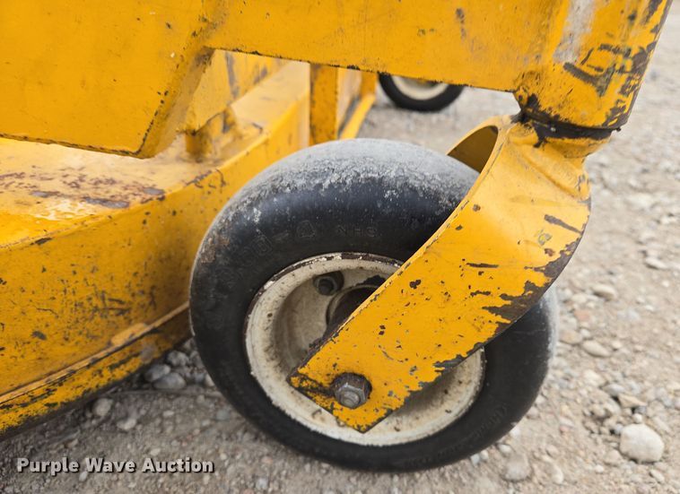 image for item EN8695 2000 Walker MDDGHS ZTR lawn mower