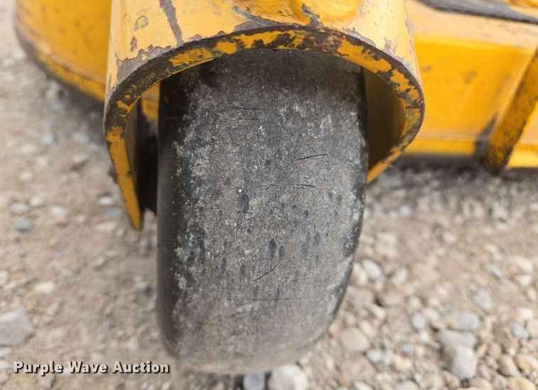 image for item EN8695 2000 Walker MDDGHS ZTR lawn mower