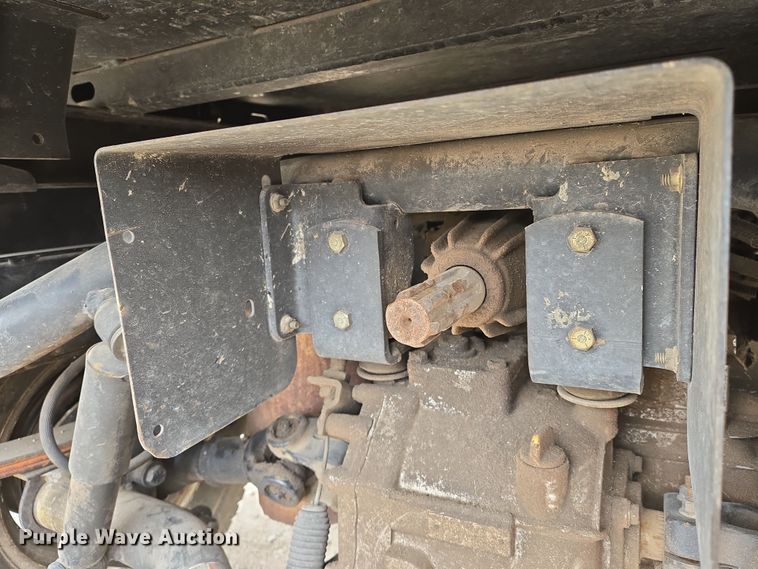 image for item EN8696 1997 Toro Workman 3200 utility vehicle