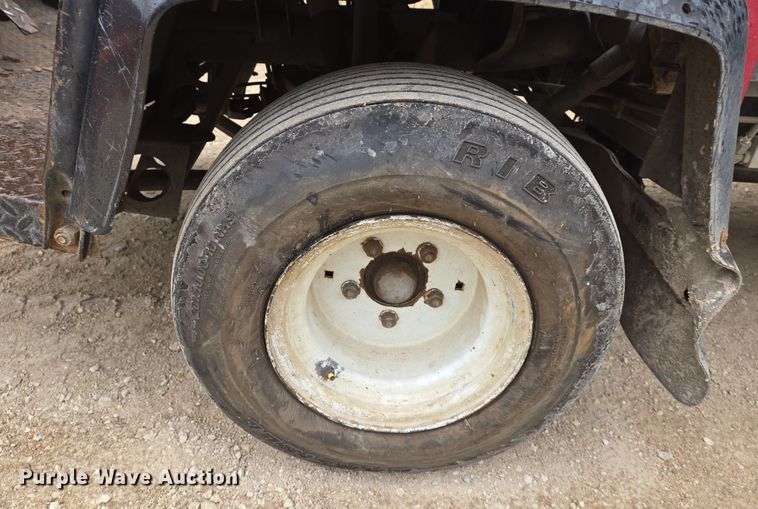 image for item EN8696 1997 Toro Workman 3200 utility vehicle